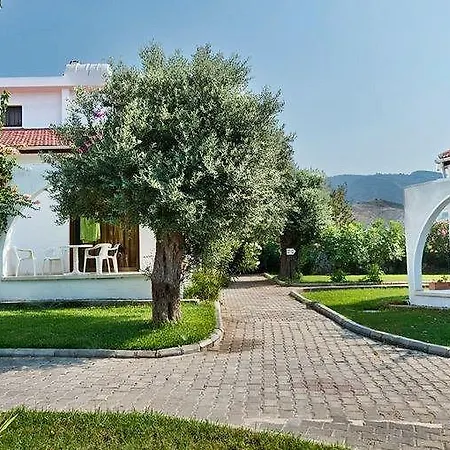 Bare Hill Village Semesteranläggning (resort) Elea