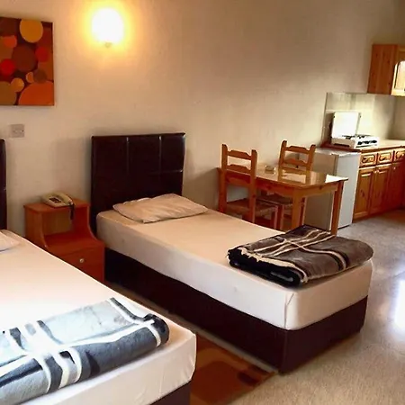 Bare Hill Village Semesteranläggning (resort) Elea