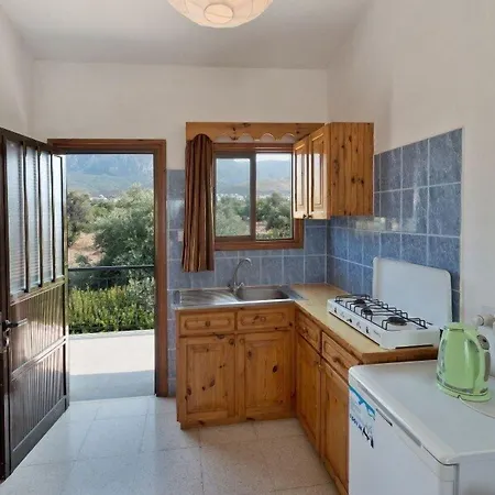 Bare Hill Village Semesteranläggning (resort) Elea