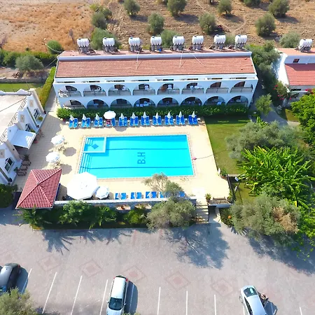 Bare Hill Village Semesteranläggning (resort) 2*