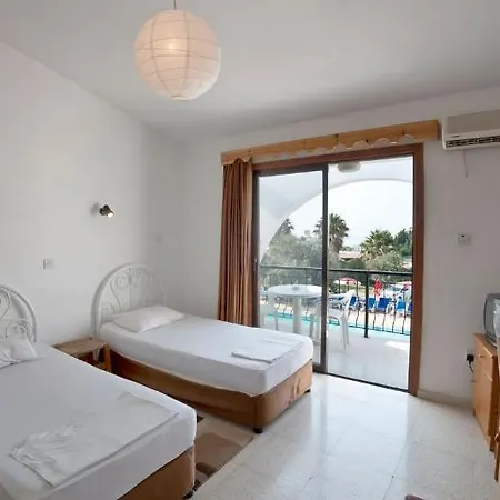 Hotel Bare Hill Village