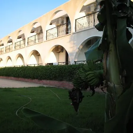Bare Hill Village Hotel 2*