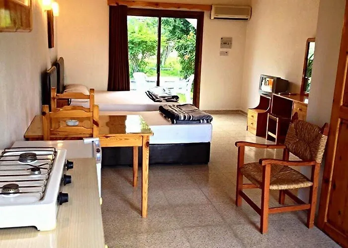 Bare Hill Village Resort Elea