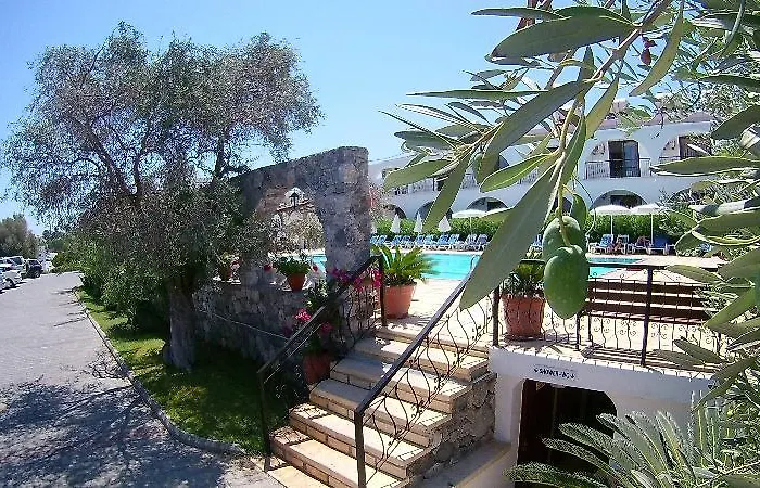 Resort Bare Hill Village 2*