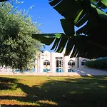 Üdülőközpont Bare Hill Village Elea