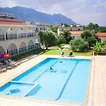 Bare Hill Village Üdülőközpont 2*