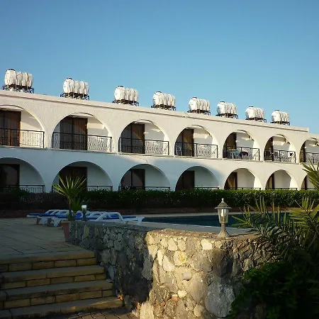 Bare Hill Village אתר נופש Elea