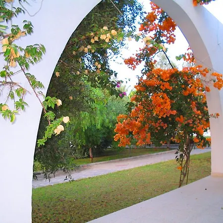 Bare Hill Village Resort Elea